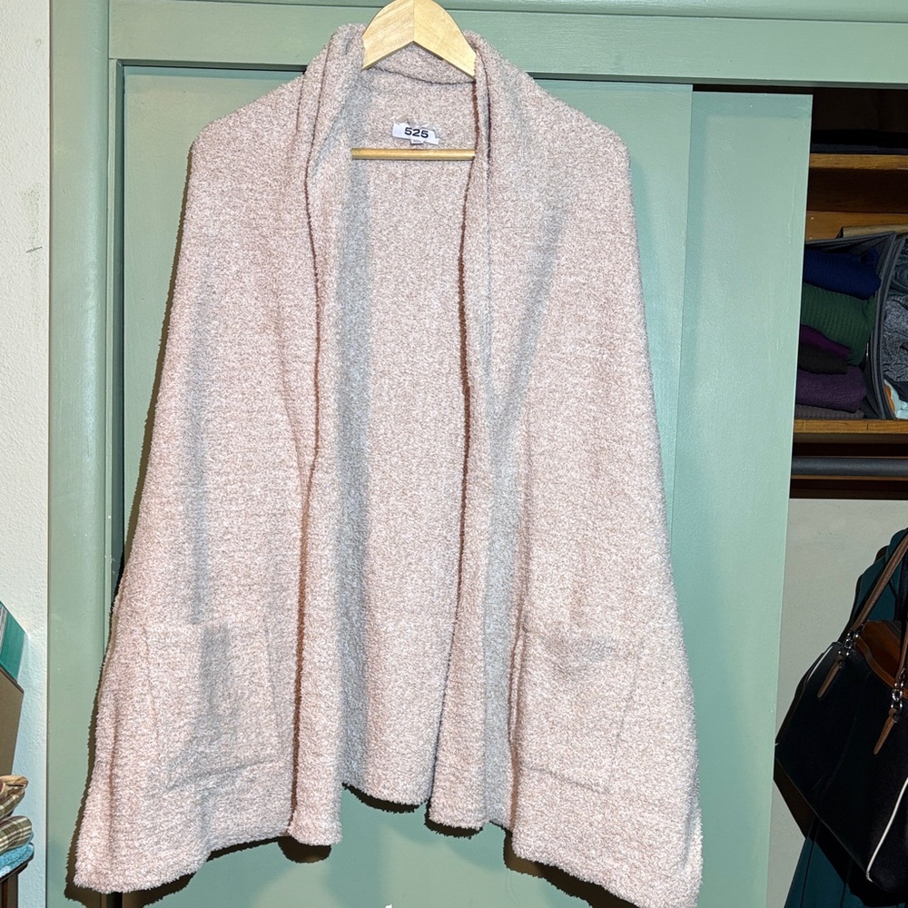 525 America Women's cream shrug